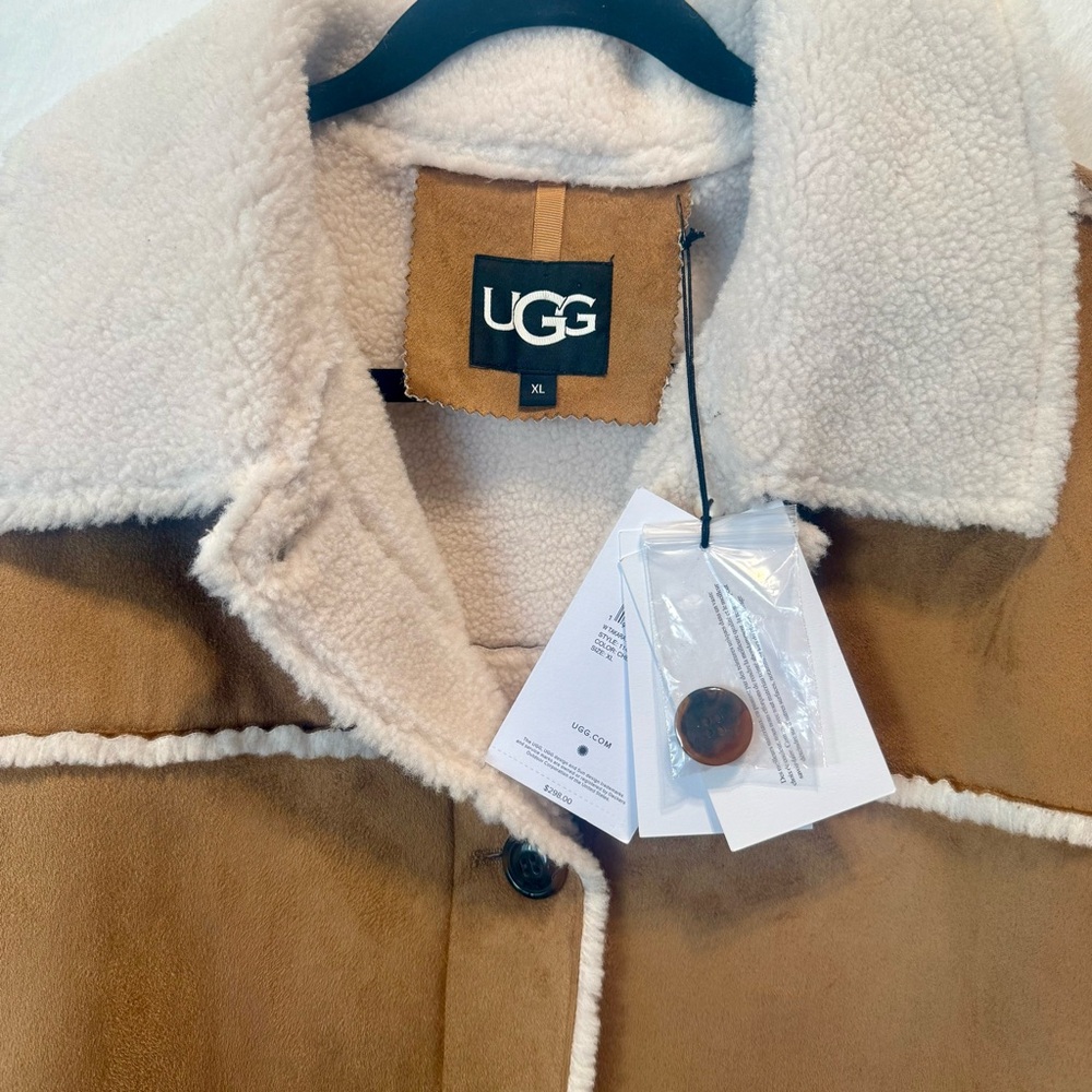 UGG Women's Brown Shearling Coat P to P 27 inches, and Length 37 Inch long - Picture 3 of 11